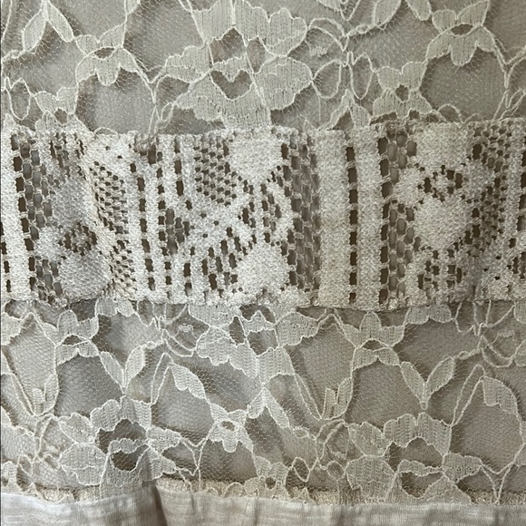 Chico's Beige Lace Detail Women's Top - Picture 10 of 10